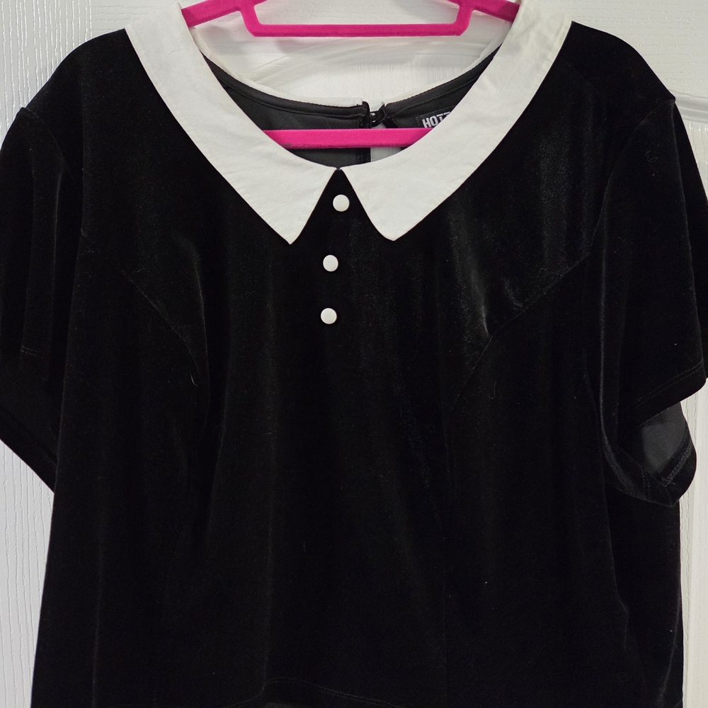Hot Topic Velvet Cropped Top With White Collar- "Wednesday"- Size 3x - Picture 3 of 7